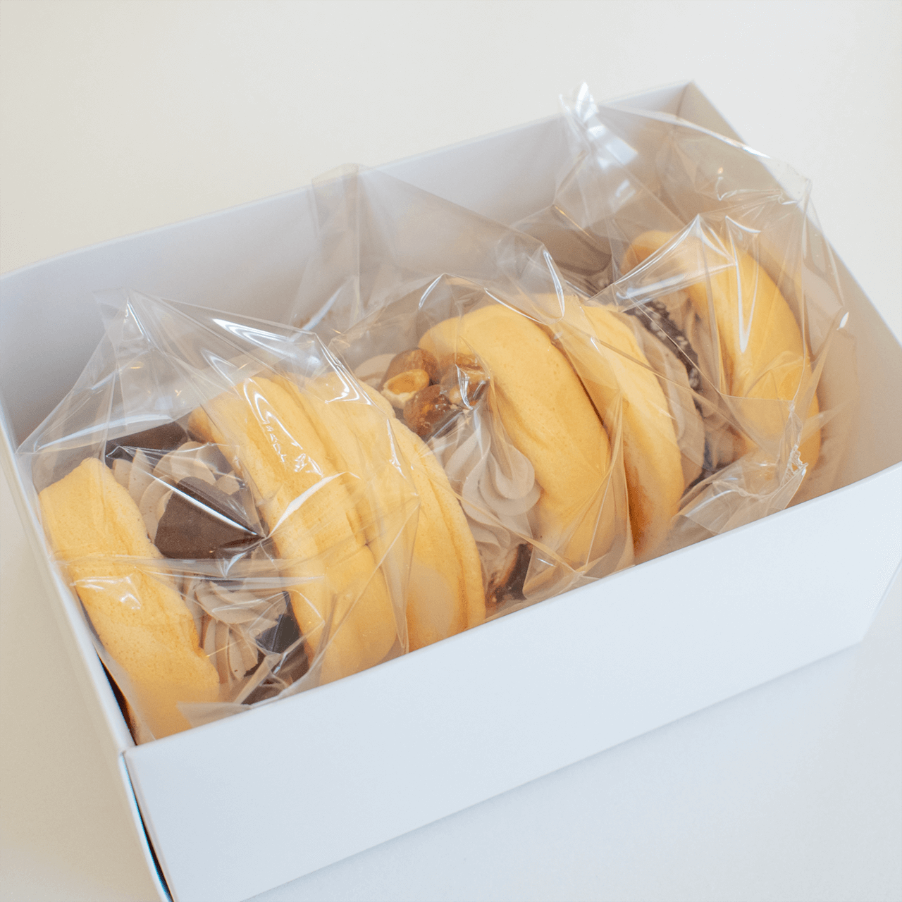 チョコふわパンケーキ3種3個入(生チョコ・クロッカン・チョコパフ).